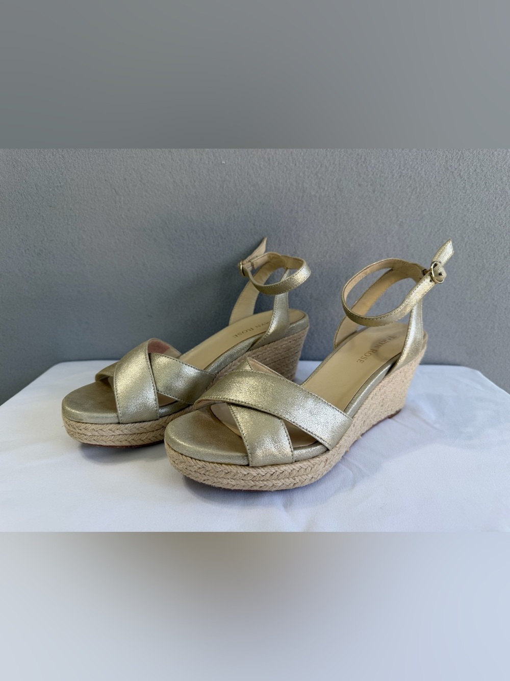 Taryn Rose Wedge Heel Sandals Women's s6M Gold Metallic